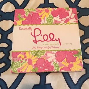 Lilly Pulitzer Book Guide to Colorful Entertain.